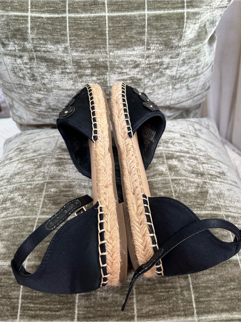 ISAACMIZRAHI Black Floral Espadrille Sandals - Women's Ankle Strap - Picture 4 of 5